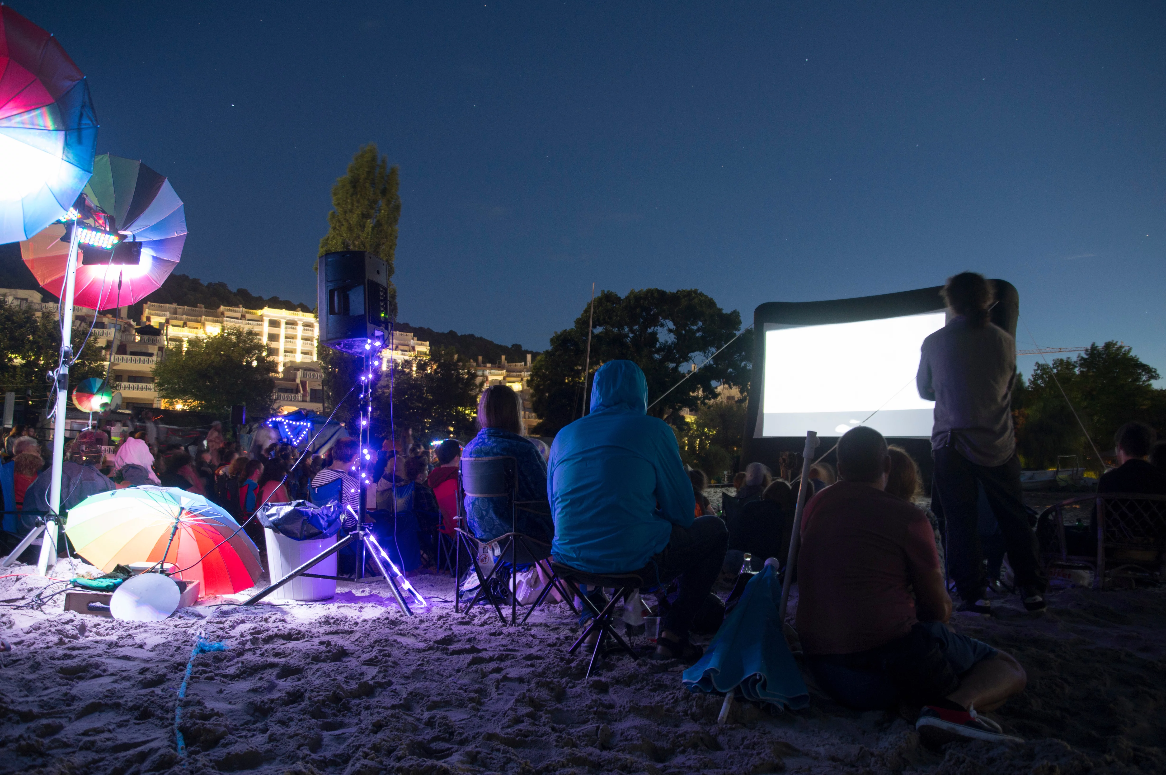 Révolutionnez votre Cinéma Itinérant avec Zerd Mobile : La Solution Conçue par et pour les Professionnels du Terrain